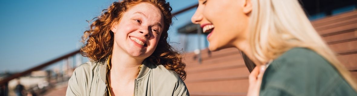 10句母語者常用的英文片語，「take a rain check」是什麼意思？