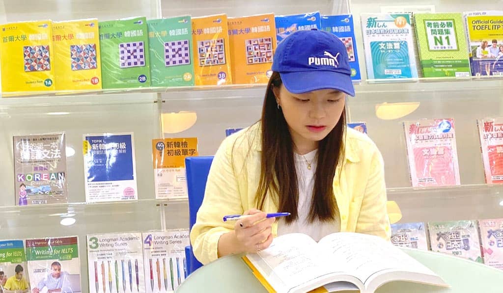 在時代韓語補習班學韓語的彭同學考到TOPIK 2級